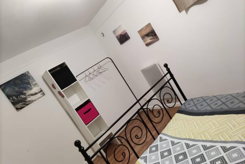 Appt En Bas De Villa, Petit Exterieur, 1 Place De Parking Cuers Exterior foto
